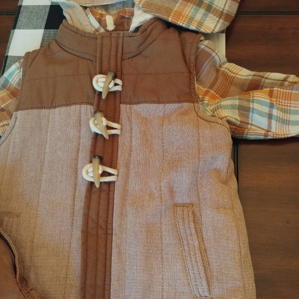 4 piece set Boys outfit. 4T bottom 5T tops